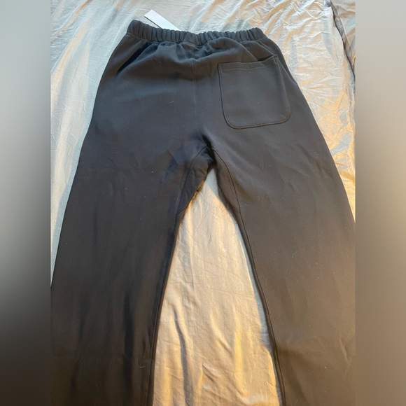 Essential sweapants - Picture 4 of 5